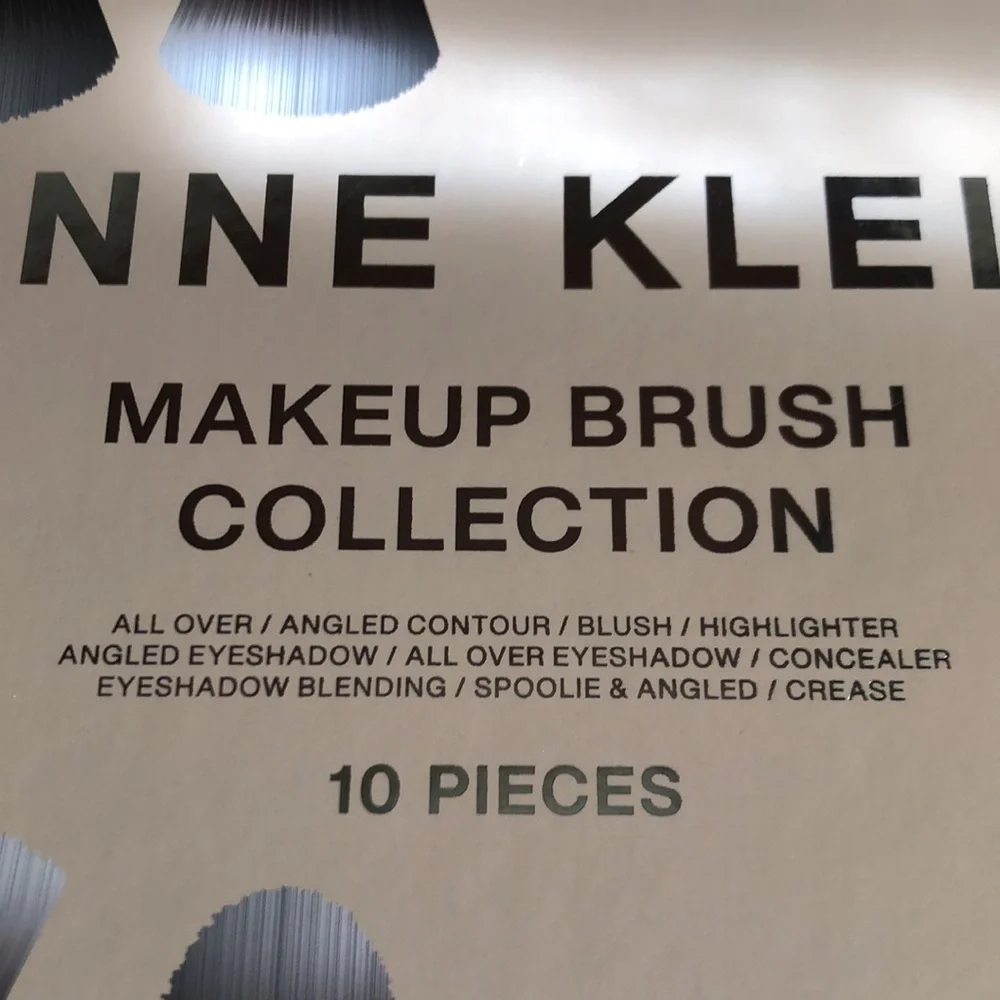 Anne Klein Makeup Brush Set